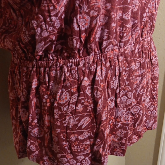 NWT. Lucky Brand Maroon Floral V-Neck Blouse - Picture 5 of 9